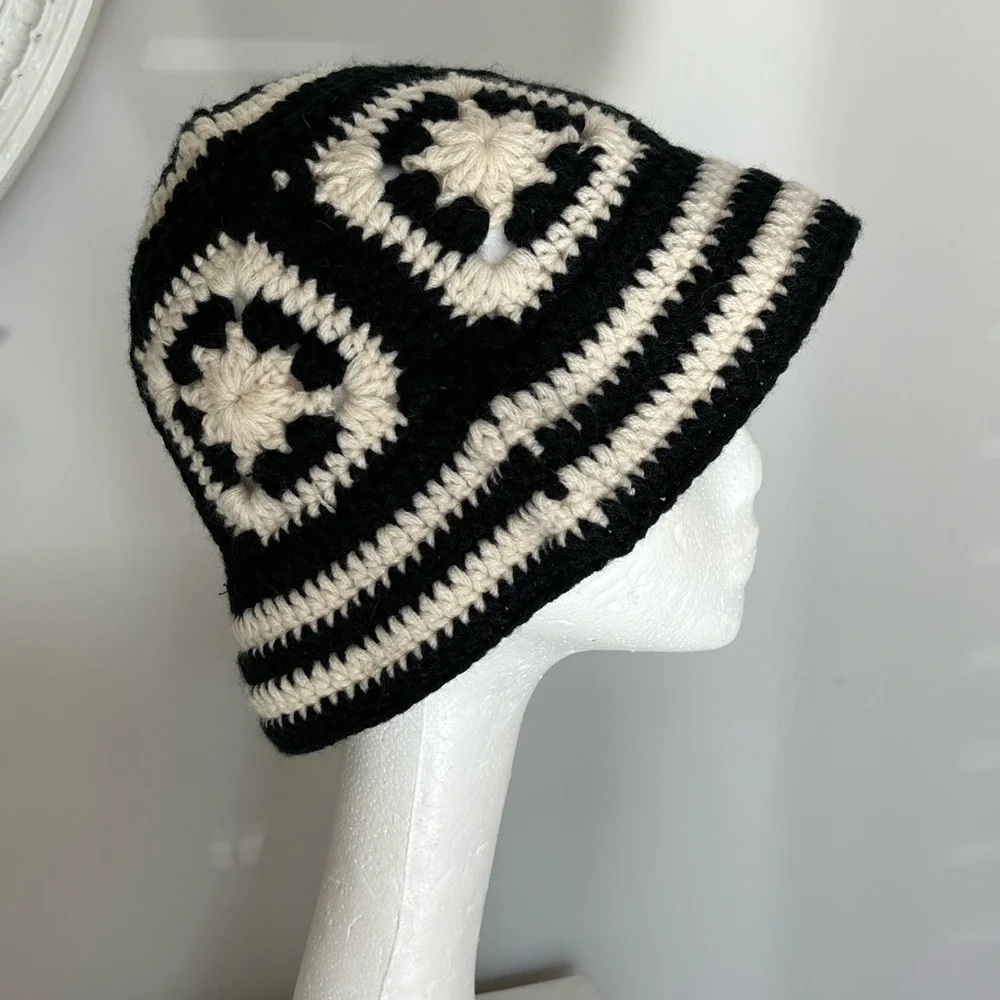 Zara Crochet Granny Square Black White Bucket Hat One Size Warm Vintage Inspired